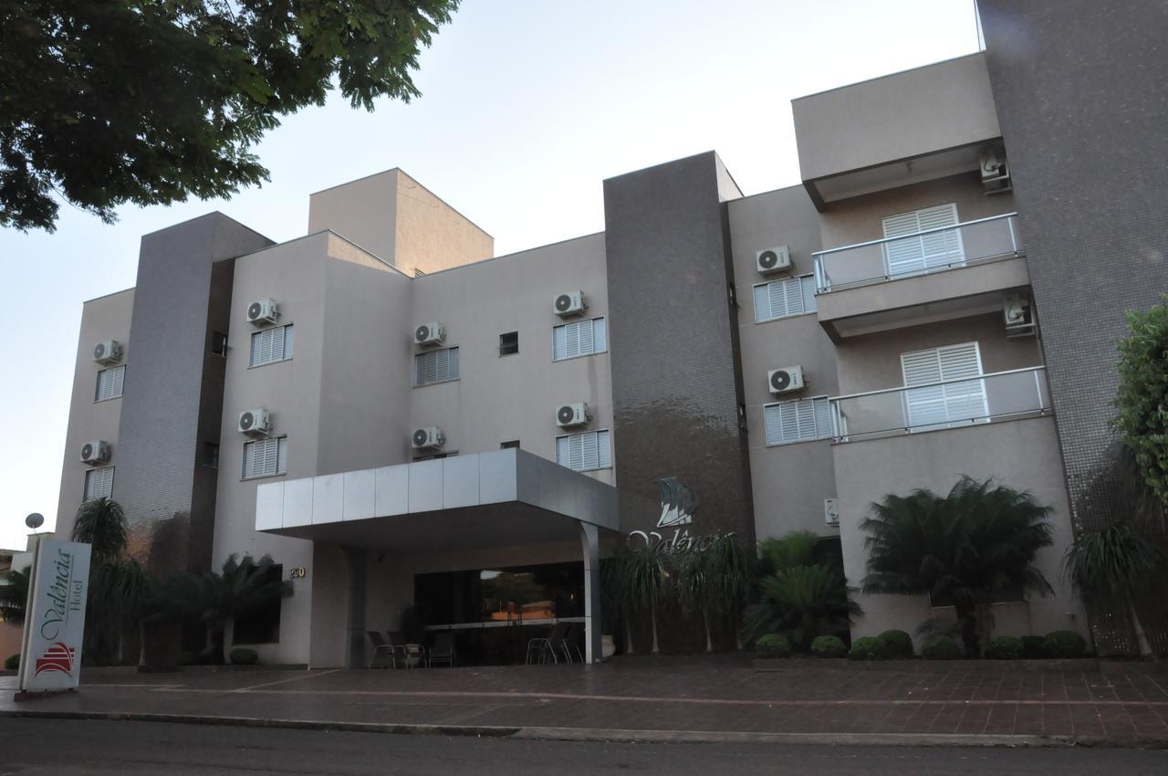 Hotel Valencia Dourados Bagian luar foto