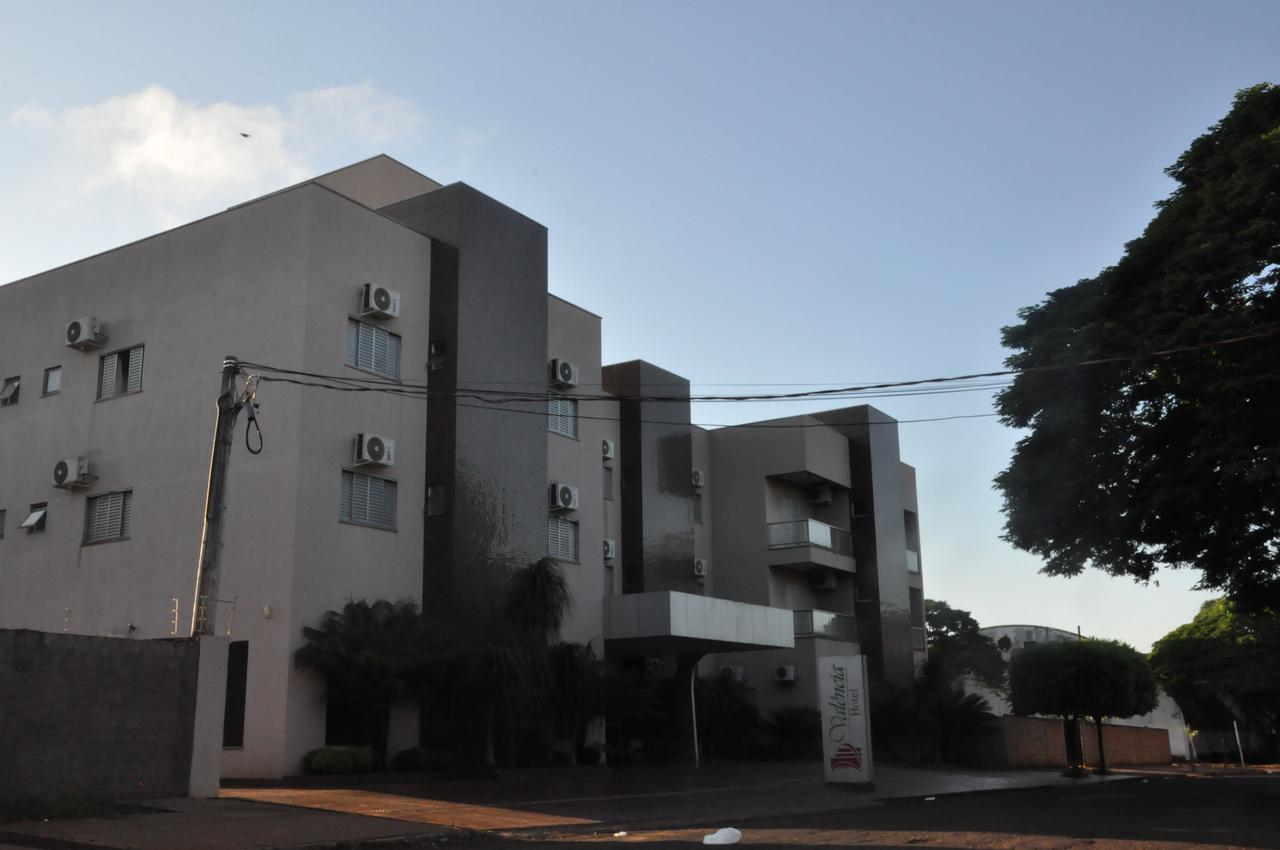 Hotel Valencia Dourados Bagian luar foto