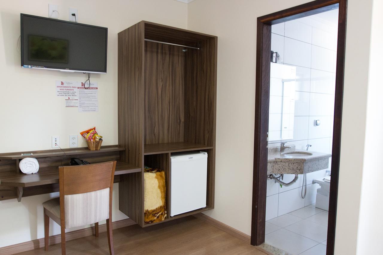 Hotel Valencia Dourados Bagian luar foto