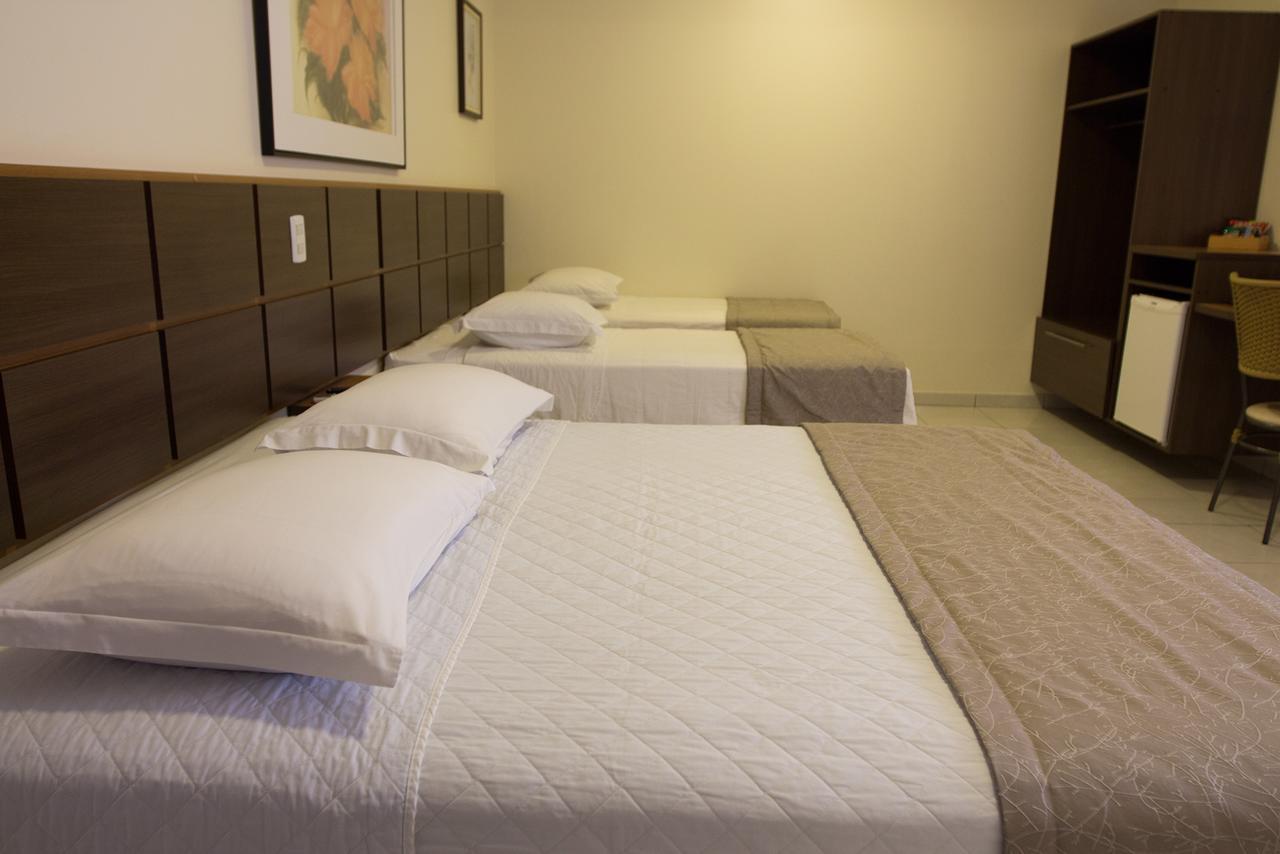 Hotel Valencia Dourados Bagian luar foto