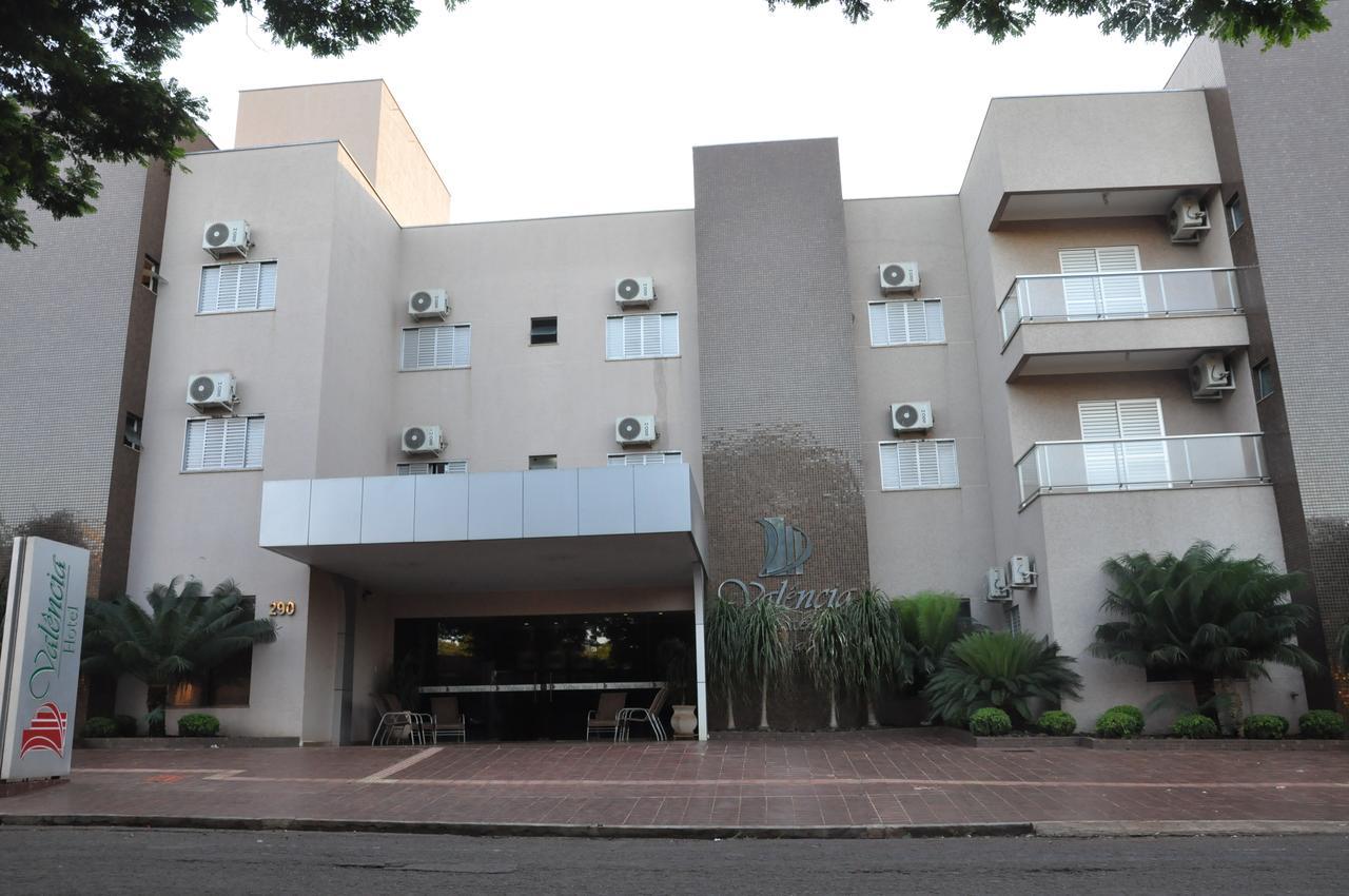 Hotel Valencia Dourados Bagian luar foto