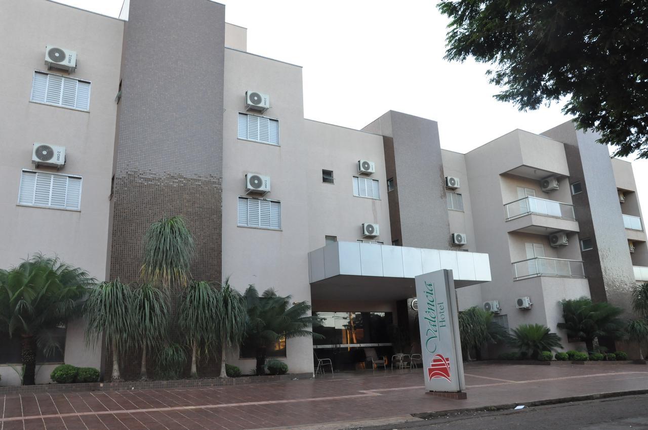 Hotel Valencia Dourados Bagian luar foto